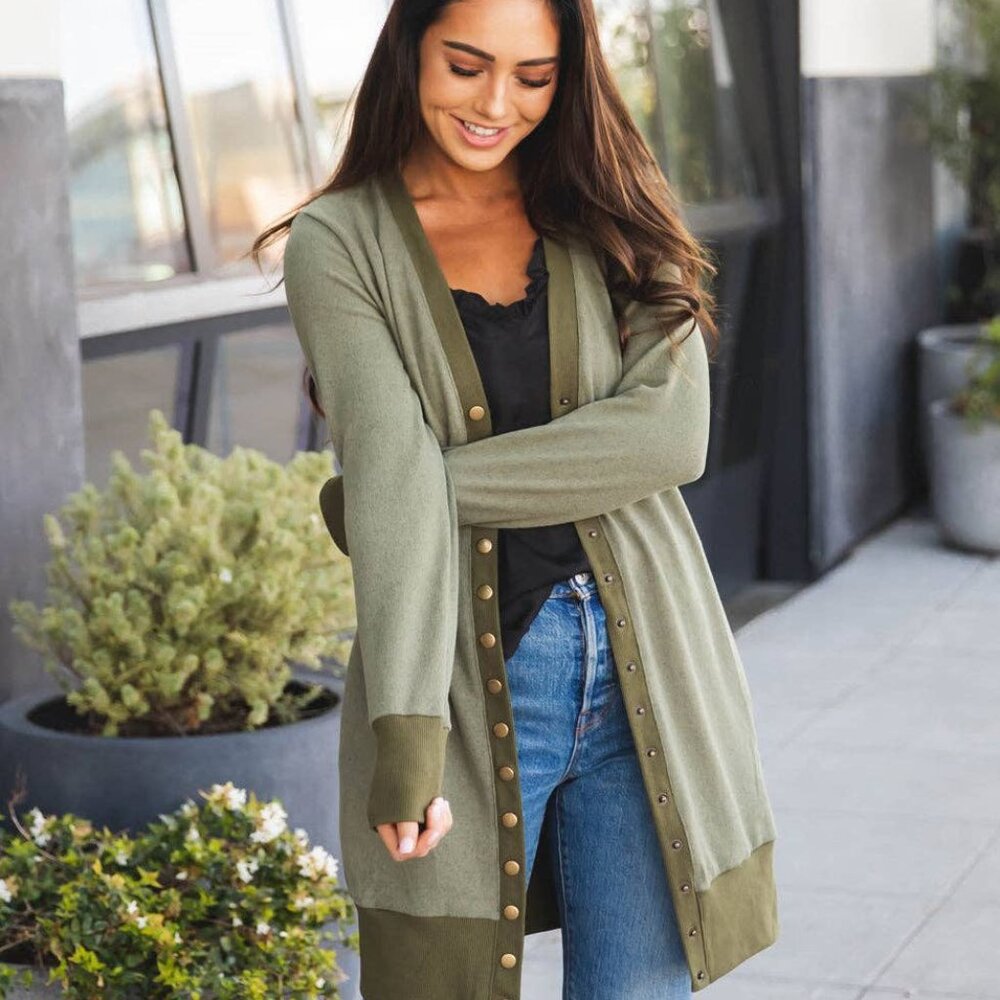 NWT Solid Cleo Snap Cardigan Olive Casual Button-Up Cardigan Size Medium